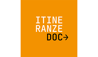 http://www.festivaldeipopoli.org/wp-content/uploads/2025/06/Itineranze.png